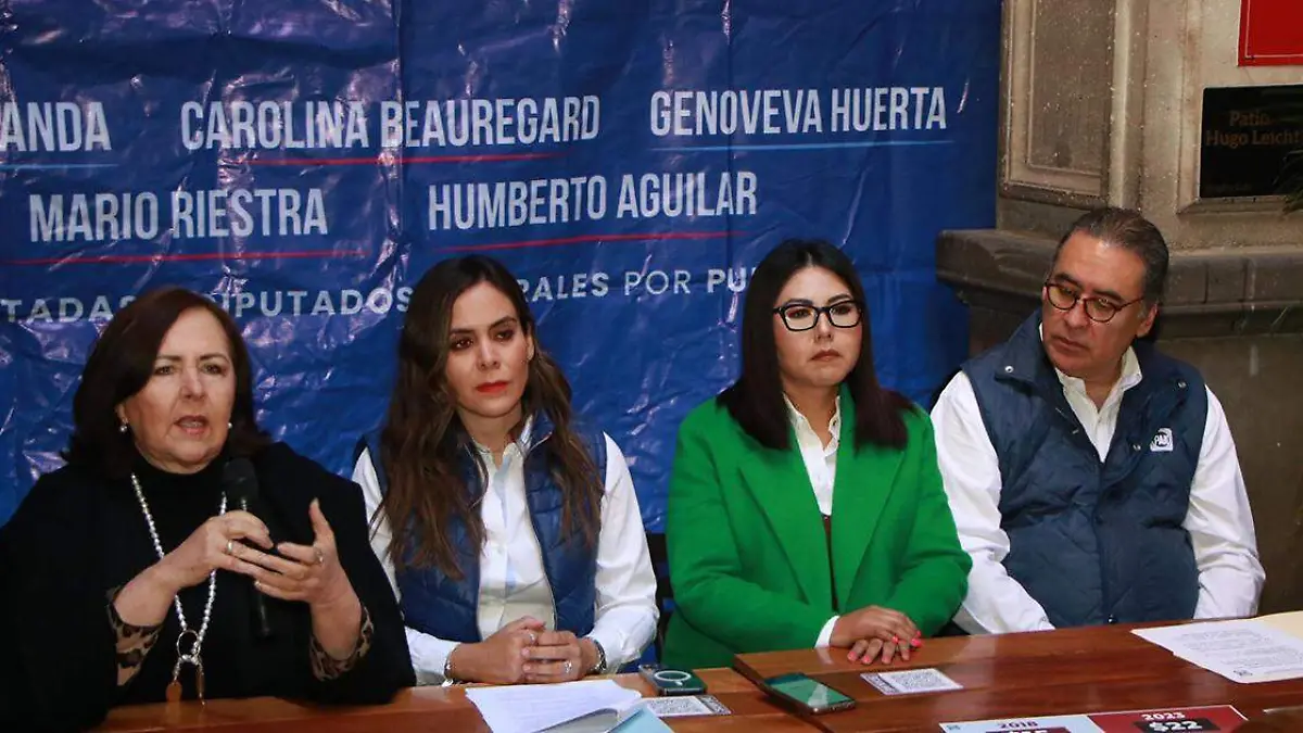 Los legisladores federales del Partido Acción Nacional (PAN) exhortaron a los trabajadores del INE en Puebla a promover amparos contra el Plan B de la reforma electoral